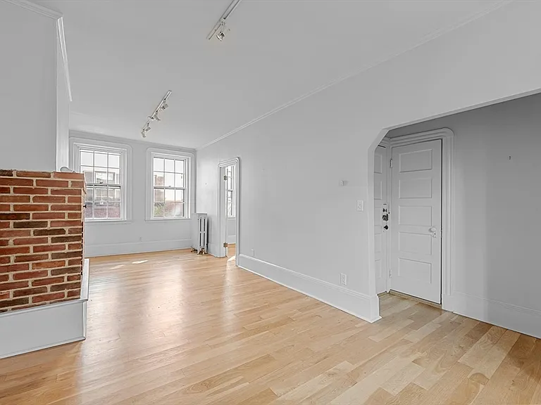 132 Myrtle St #2 — Photo 4