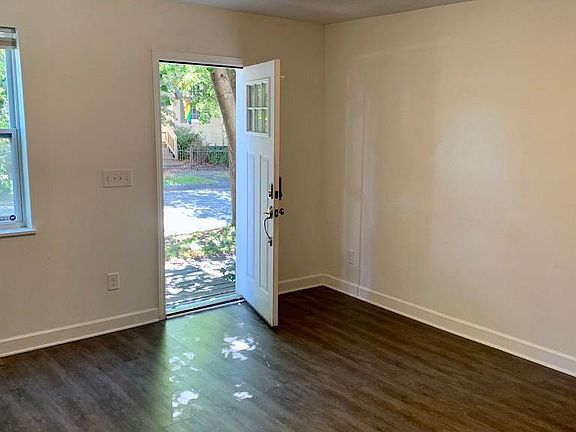 4th image of 546 E Beck St