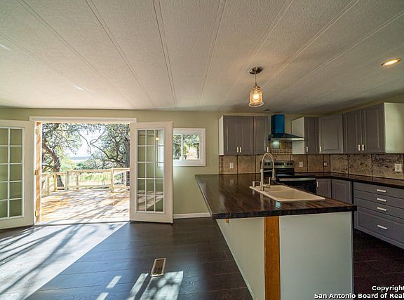 4th image of 1241 Arcadia Dr