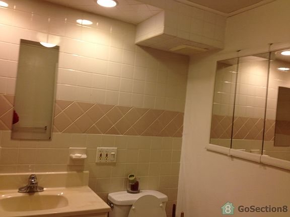 2nd image of 159 South St APT 4