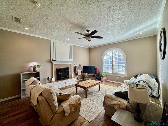 2nd image of 4525 Sandstone Dr