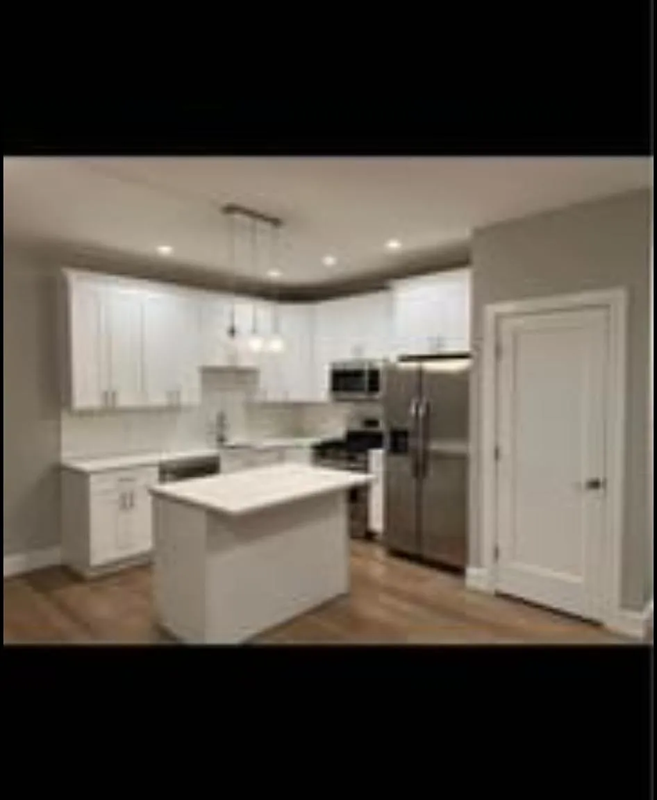 533 Oak St — Photo 1