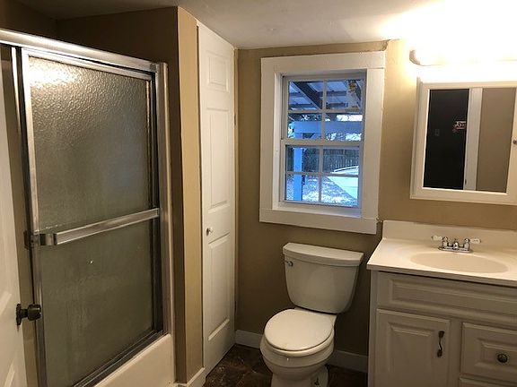 240 Spring bathroom_11112022