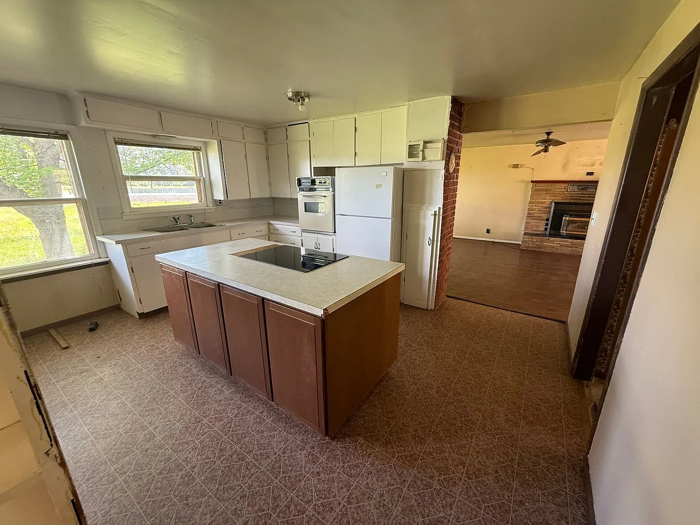 3 bedroom 1.5 bath on 5 acres. — Photo 3