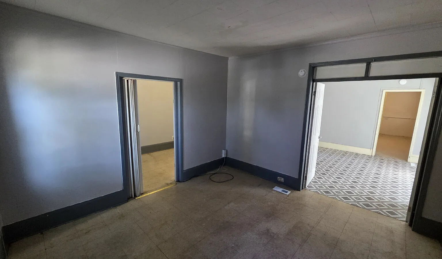 2 bed, 1.0 bath, $1,195 — Photo 3