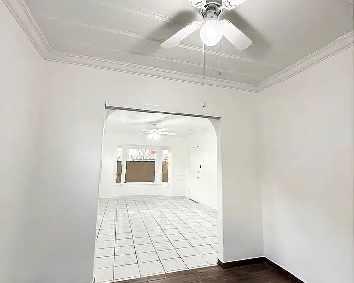 2444 Iowa Ave — Photo 14