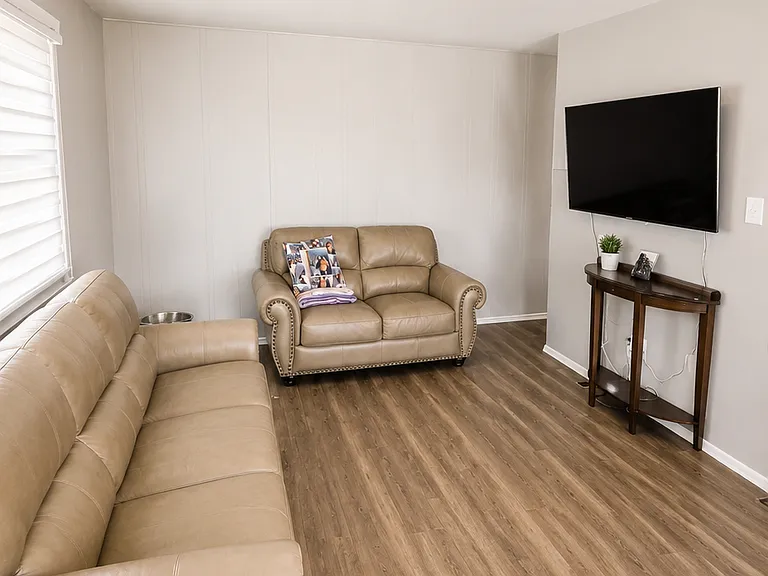 2835 Ithaca St — Photo 5