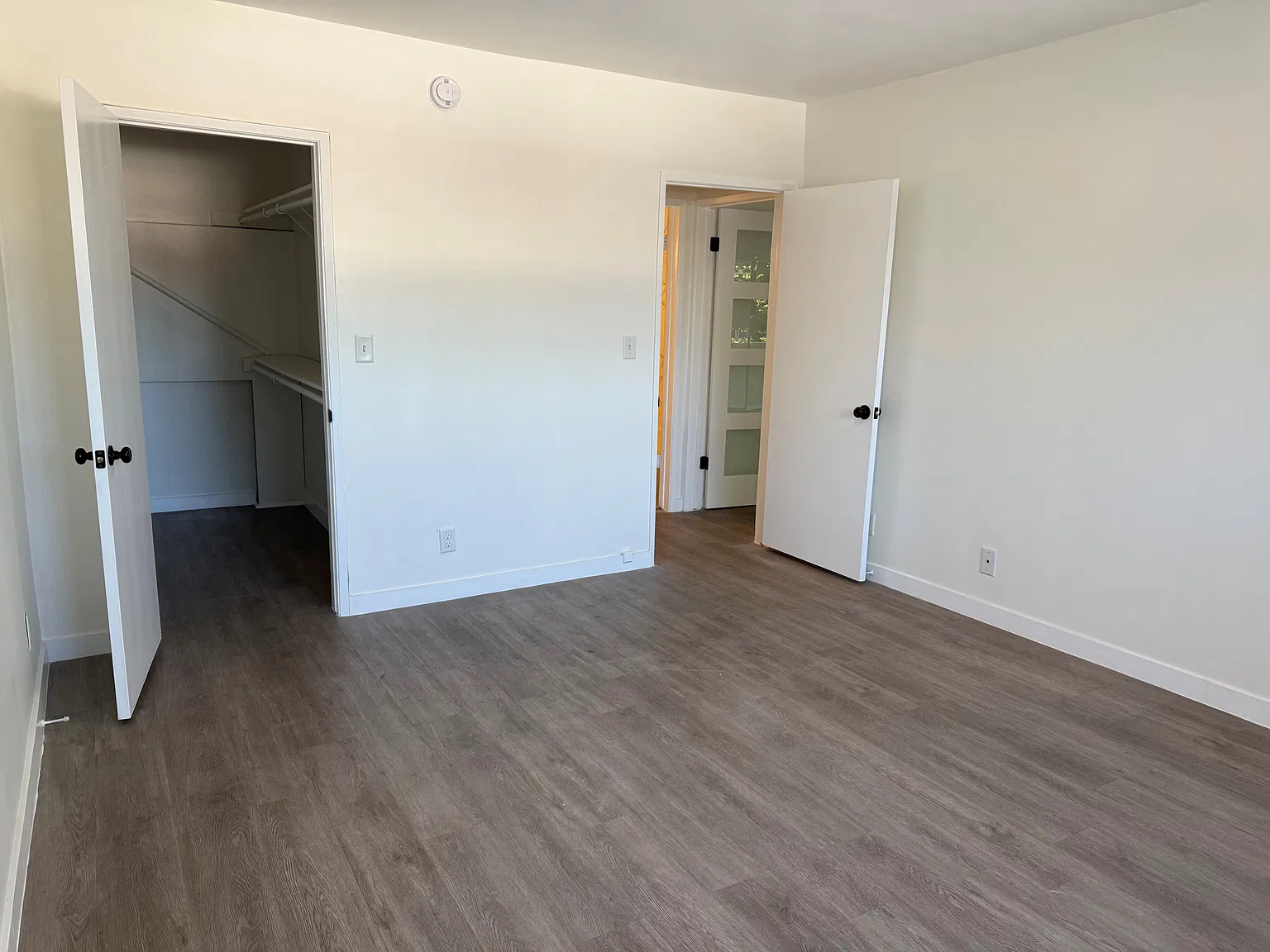 S Wetherly Dr — Photo 4