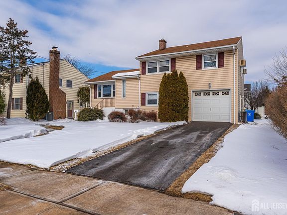 2nd image of 46 Taylor Ter