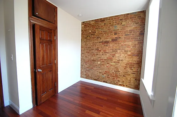 Rented by Bold New York | media 12