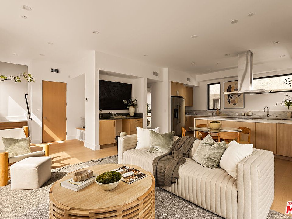 1st image of 2425 20th St #B