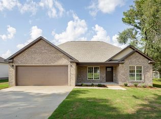 1013 Grand Ave, Muscle Shoals, AL 35661
