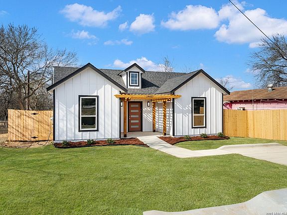 2nd image of 14657 Main St