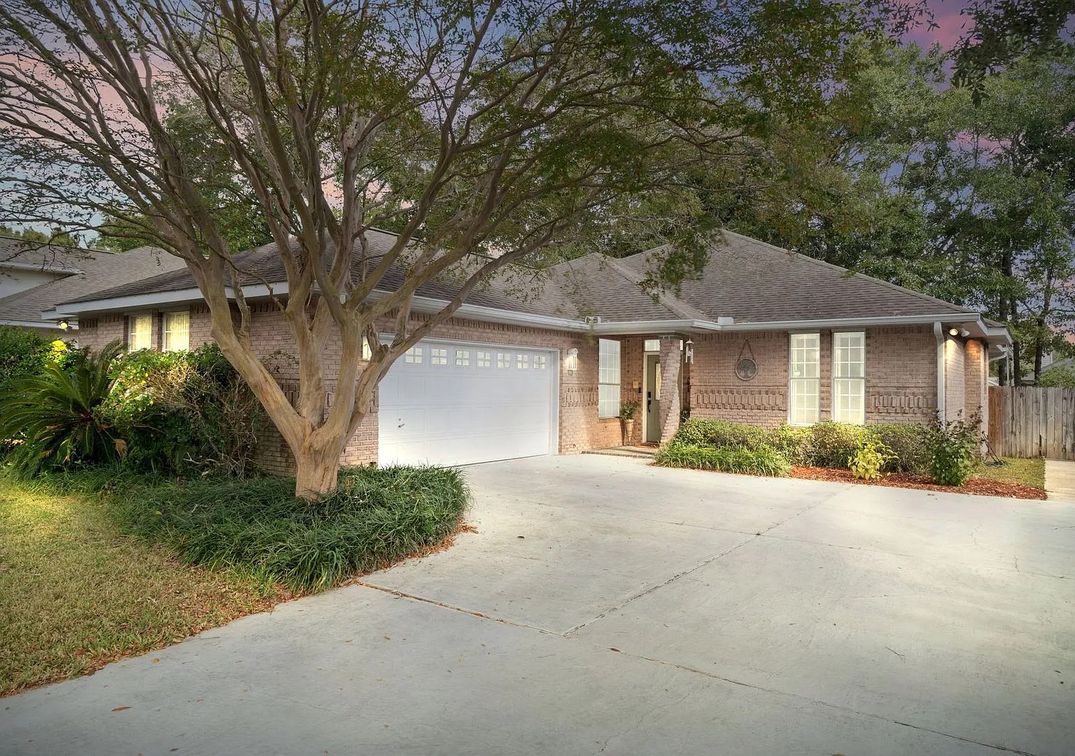 Must see 3 bed/2bath Home — Photo 2