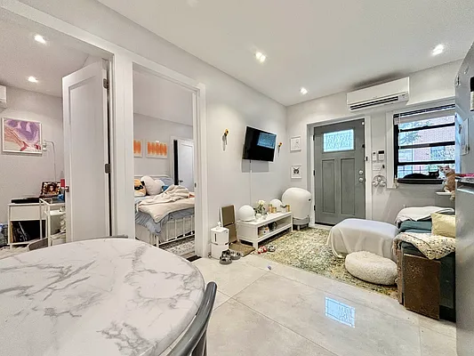 Rented by Real Street Inc | media 9