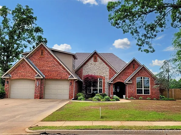 2527 Cambridge Cir, Tahlequah, OK 74464