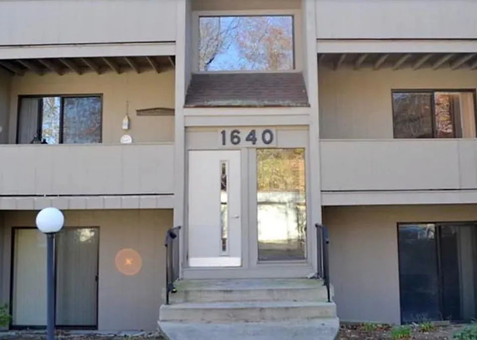 1640 Cedarwood Dr #332