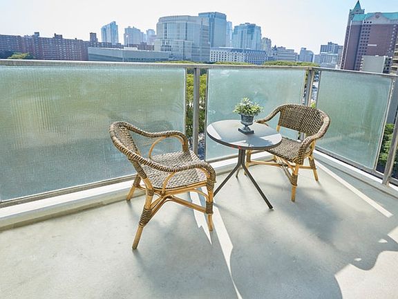 5th image of 75 Henry St APT 12H