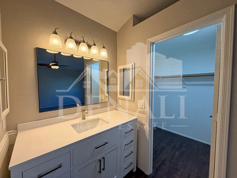 1114 S Surfside Dr — Photo 16