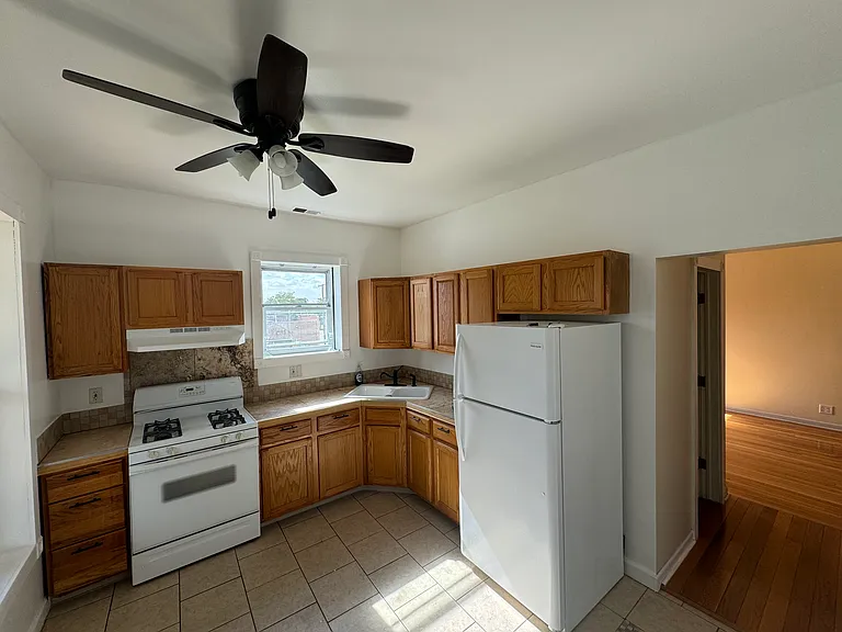 228 Carroll St — Photo 15