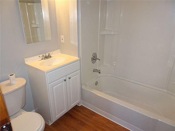 5th image of 2531 Washington St