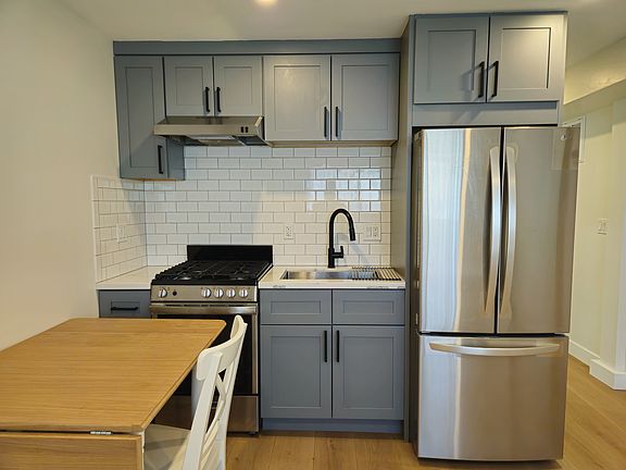 2nd image of 490 Northaven Dr #S
