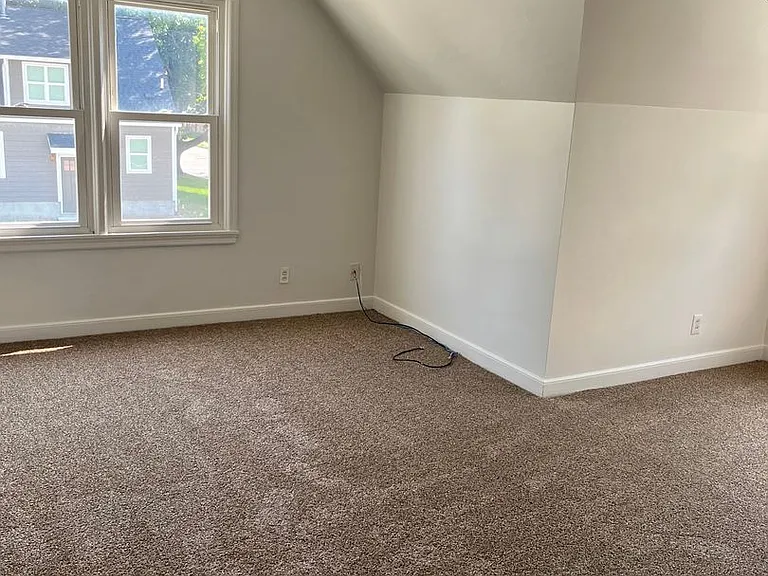 3 Bedroom Home for rent in Urbandale, IA — Photo 11