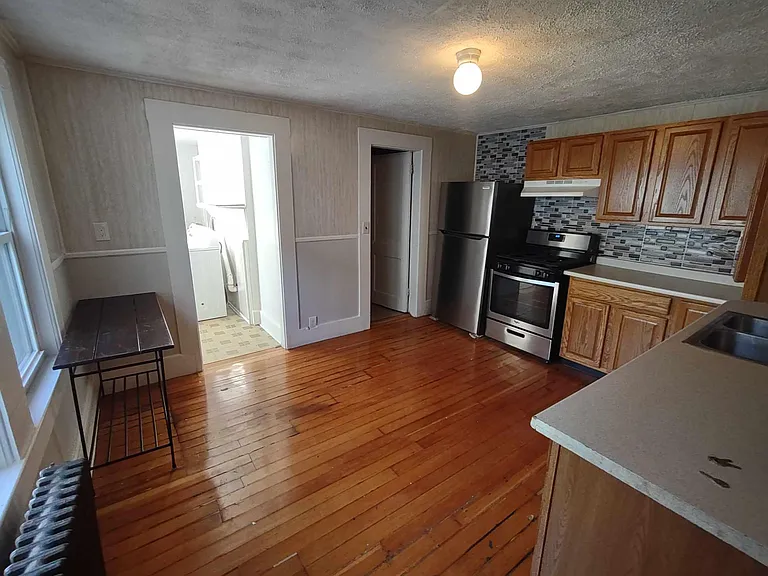16 Kilby St — Photo 2