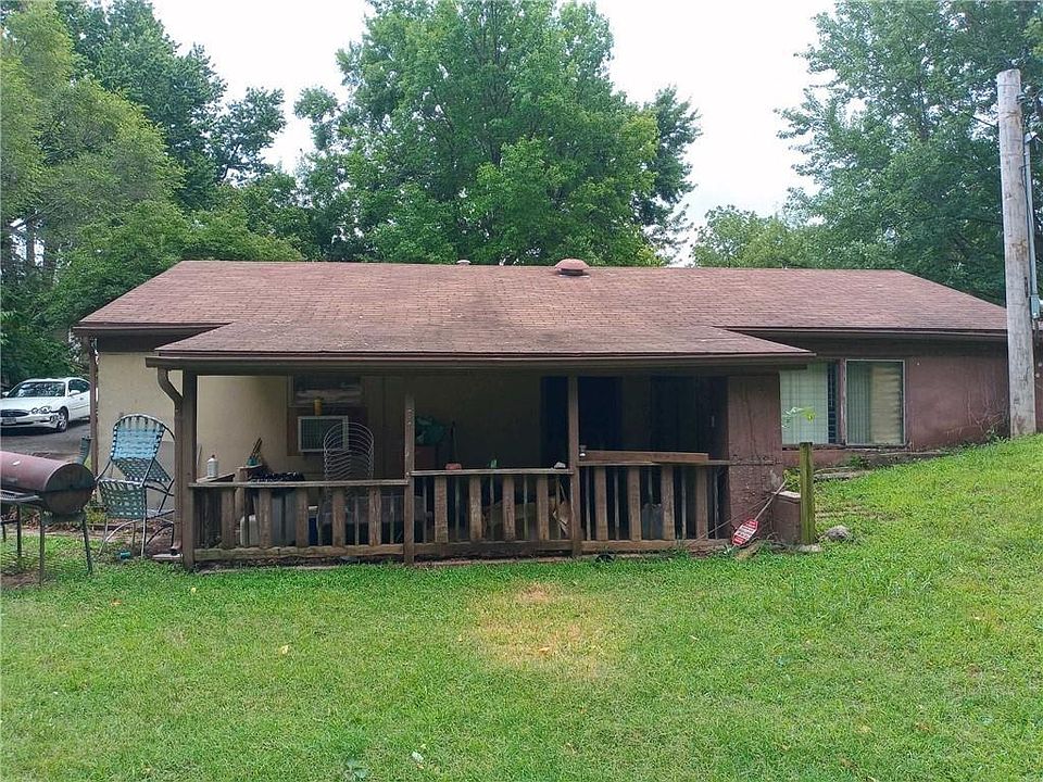 1st image of 110 N Ditzler Ave
