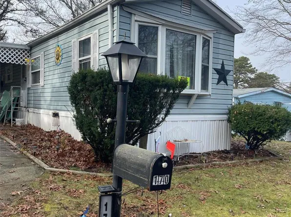 525-170 Riverleigh Avenue #170, Riverhead, NY 11901