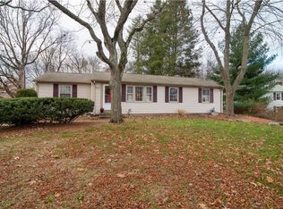 2 Tanglewood Dr, Riverside, RI 02915