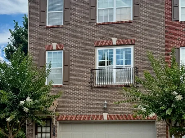 3235 Greenwood Oak Dr, Norcross, GA 30092