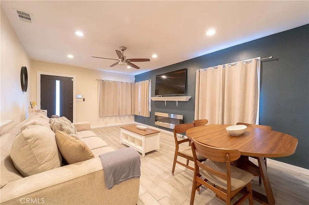 2 bed, 1391 sqft, $3,800 — Photo 3