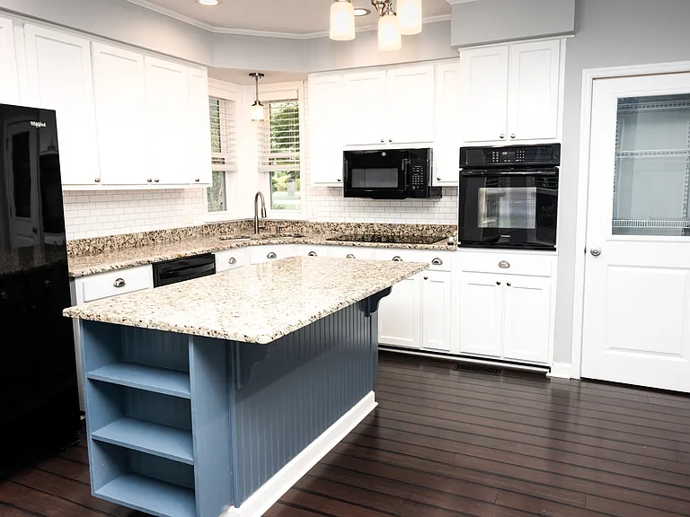 512 Haywood Creek Dr — Photo 13