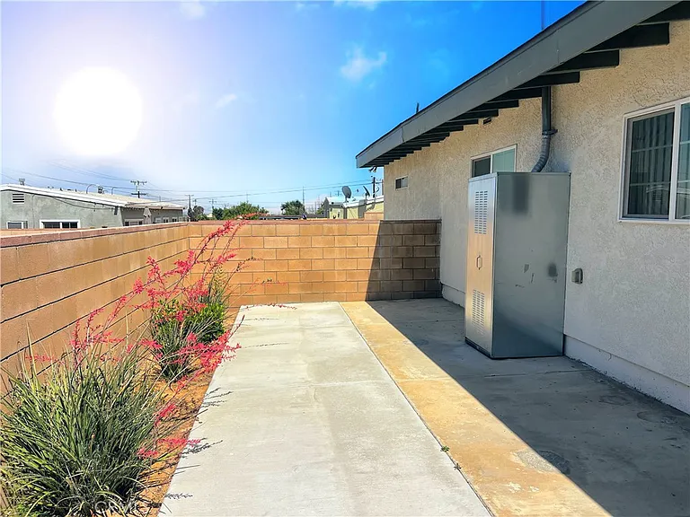 1143 Elizabeth Lake Rd — Photo 54