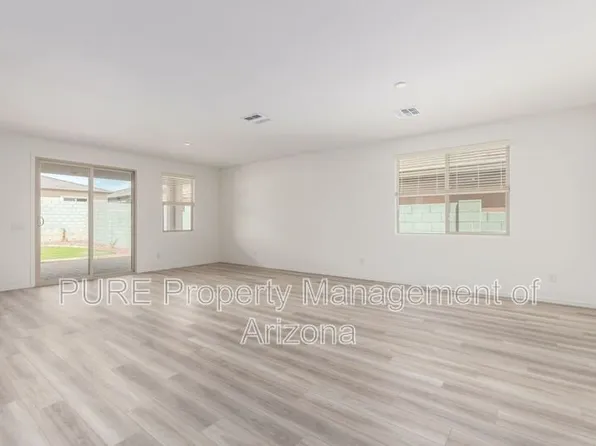 17614 W Oberlin Way, Surprise, AZ 85387