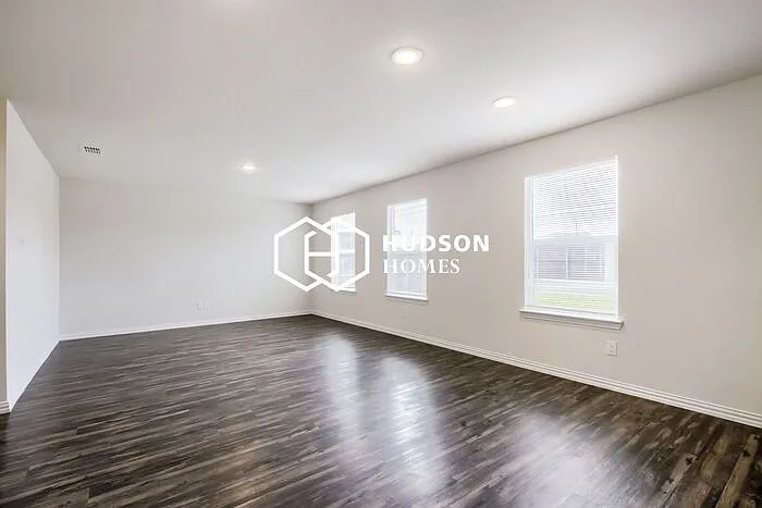 116 Goel St — Photo 2