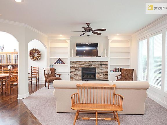 4th image of 333 SE Golden Ln