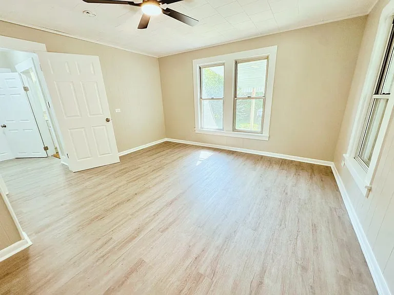 1016 Sulphur Springs Rd — Photo 12