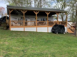 Soda Pop Ln, Falling Waters, WV 25419