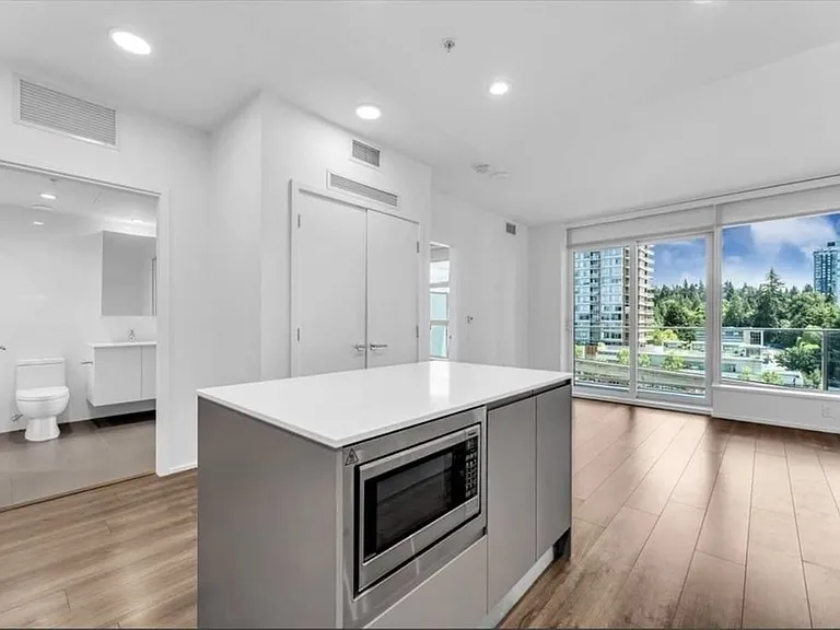 3809 Evergreen Pl — Photo 2
