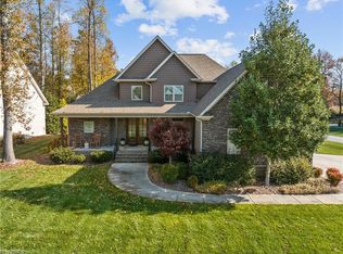 8806 E Pepper Ct, Oak Ridge, NC 27310