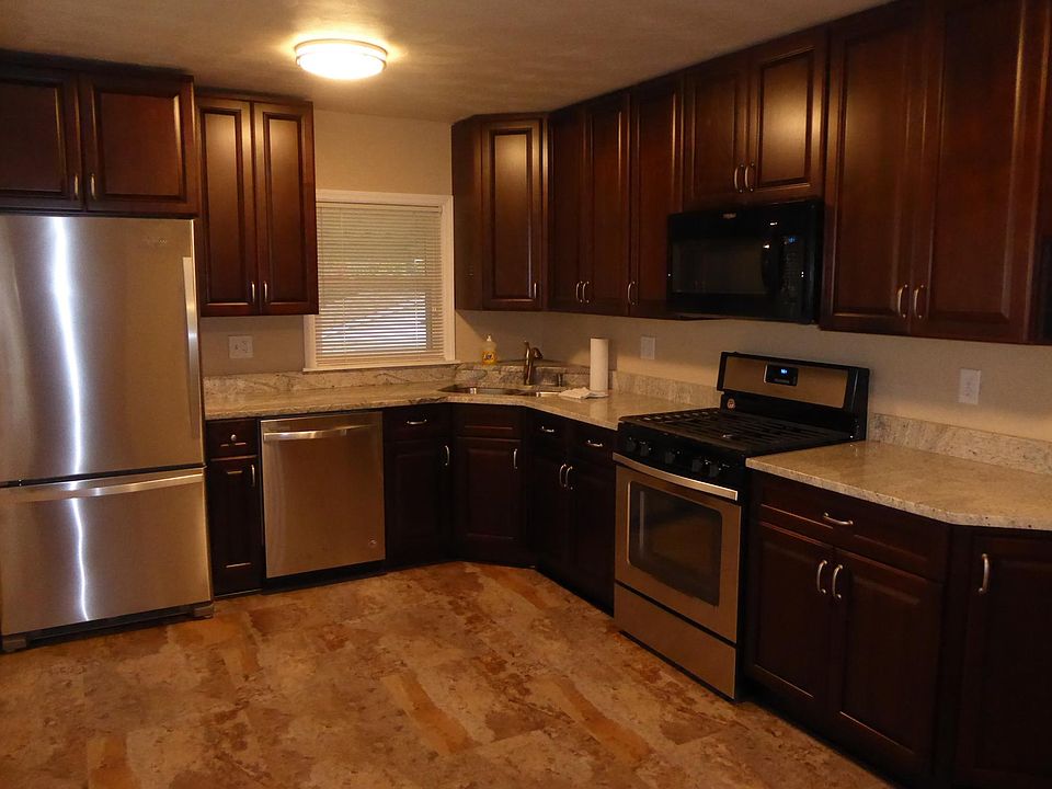 New Kitchen w/appliances