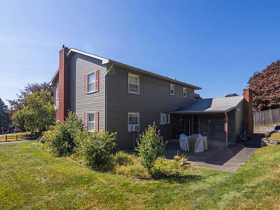 3rd image of 151 Shaker Park Dr