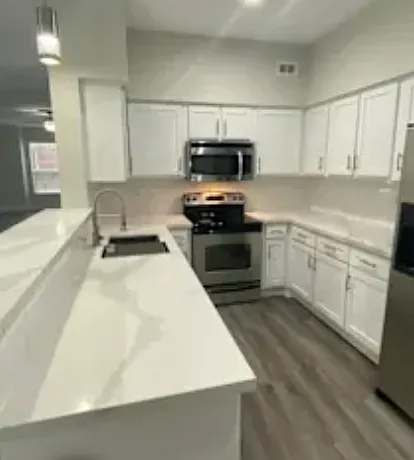 3 bed, 1943 sqft, $1,950 — Photo 2