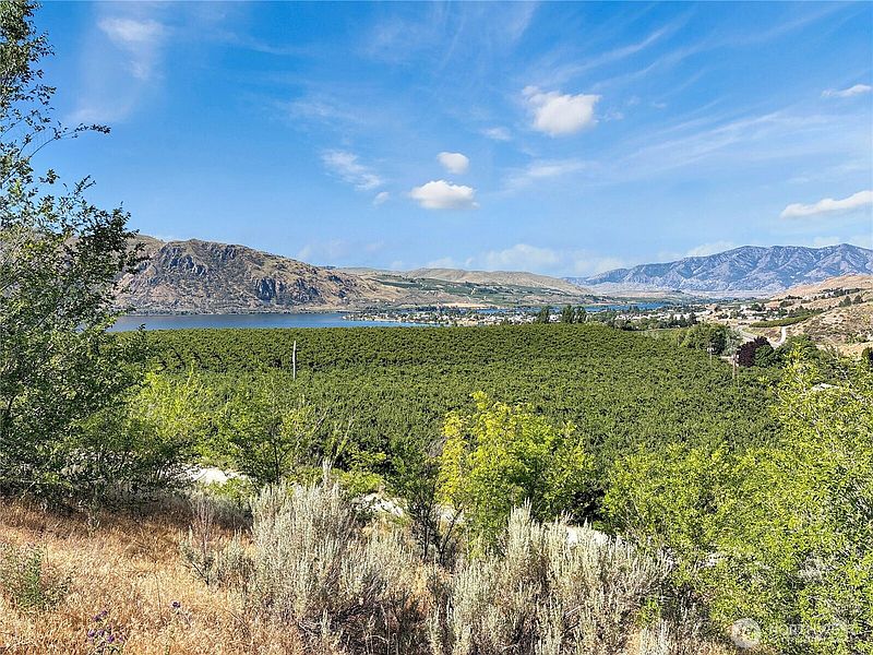 2nd image of 16 Columbia View Drive