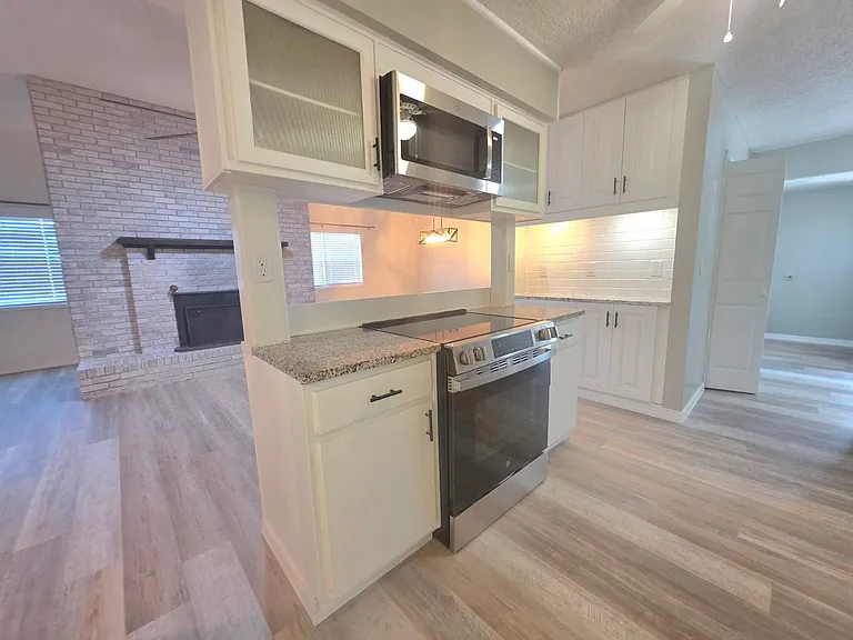 760 Briarwood Dr — Photo 8