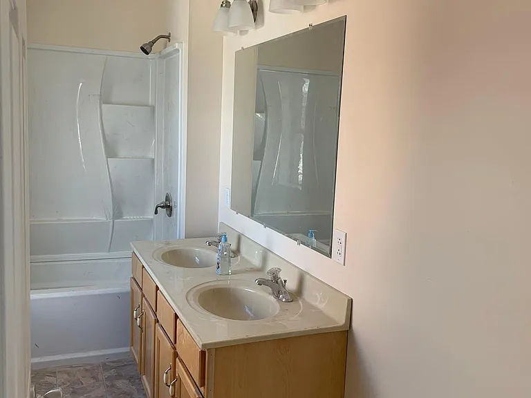 216 E Fulton St #9 — Photo 7