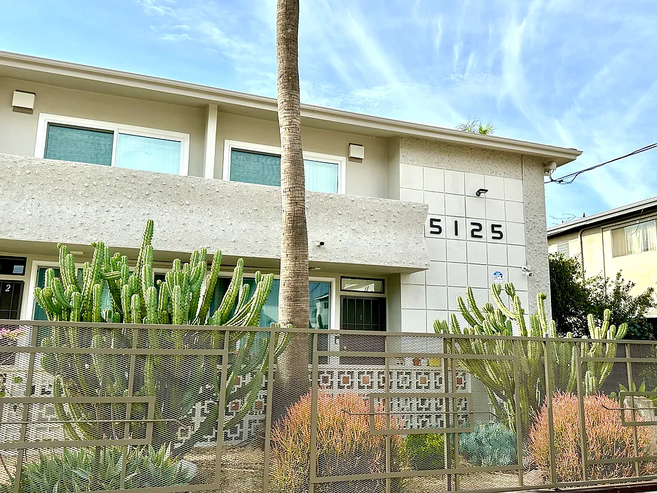 5125 Denny Ave #10