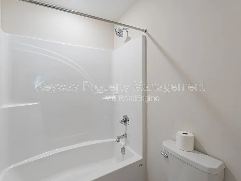 585 Hampton Dr — Photo 25